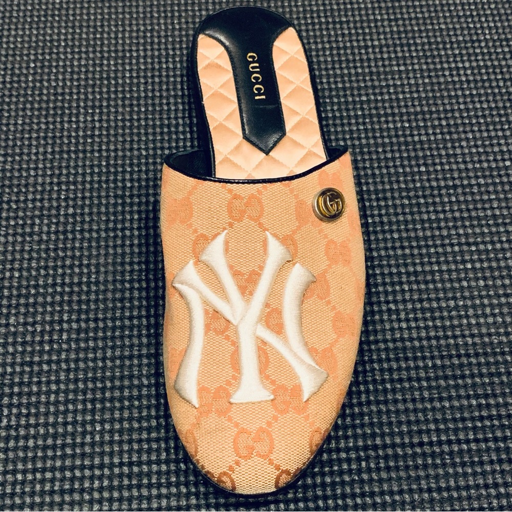 SINGLE SHOE Gucci Supreme NY Yankees GG Embroidered Canvas Mule 38 - Picture 1 of 10